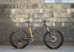 Unno Dash Race -Polkupyörät Lagra UNDARA14